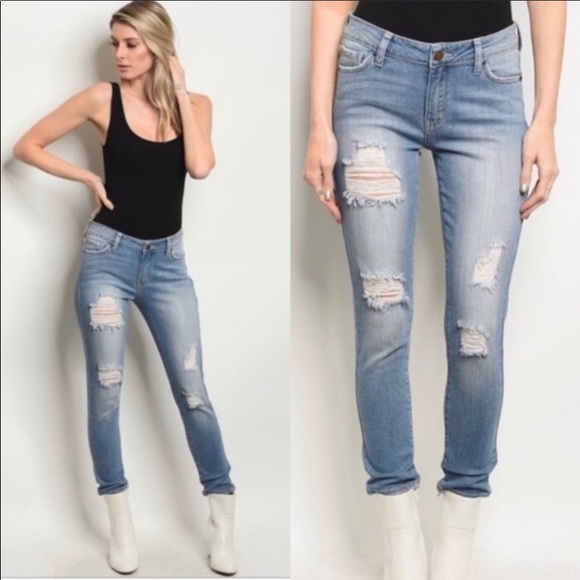 🎉🎉JUST BLACK Denim Distressed Jeans - Picture 2 of 5